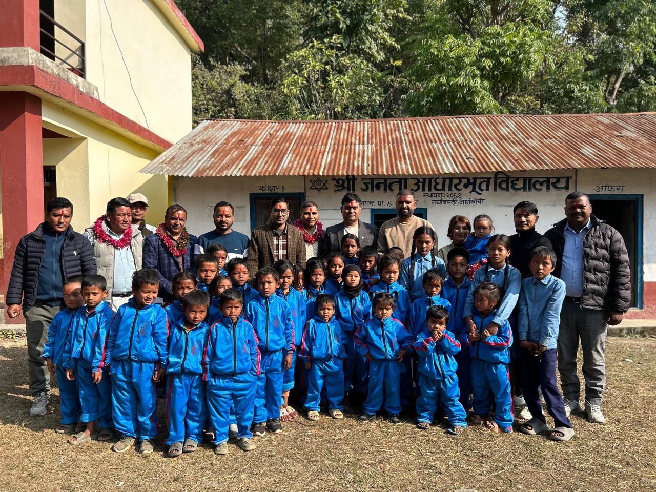 Distribution of warm clothes